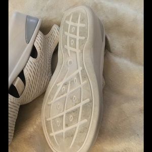 BZees sandals